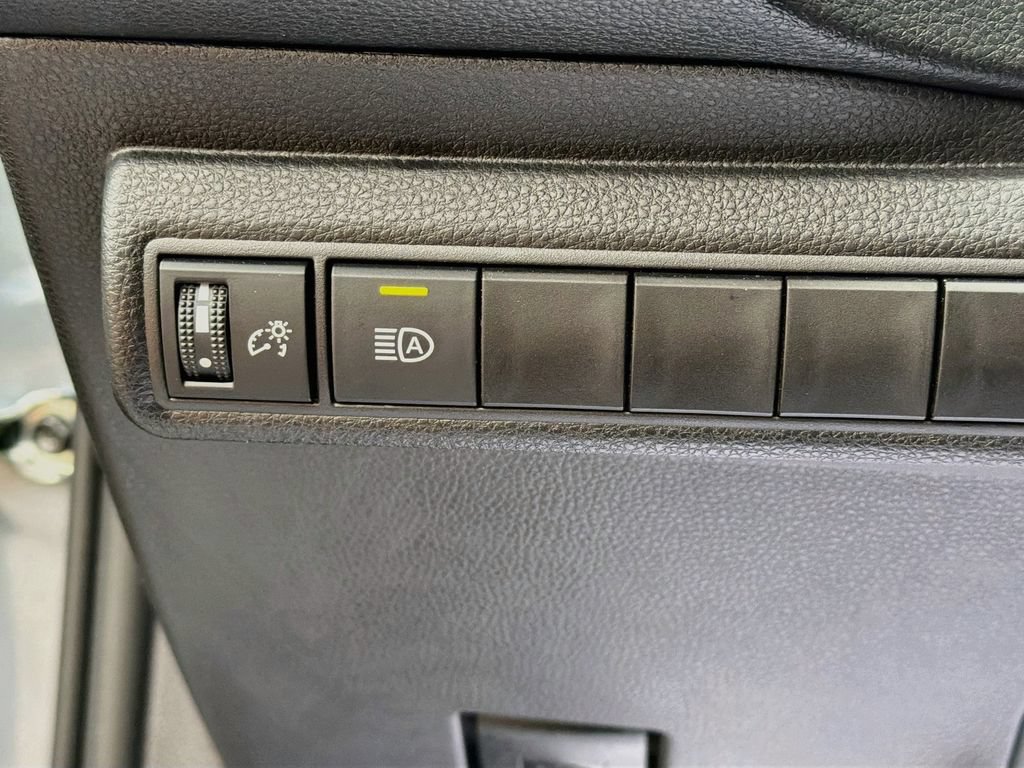 Used 2026 Toyota Corolla SE w/ SE Package FWD image 10