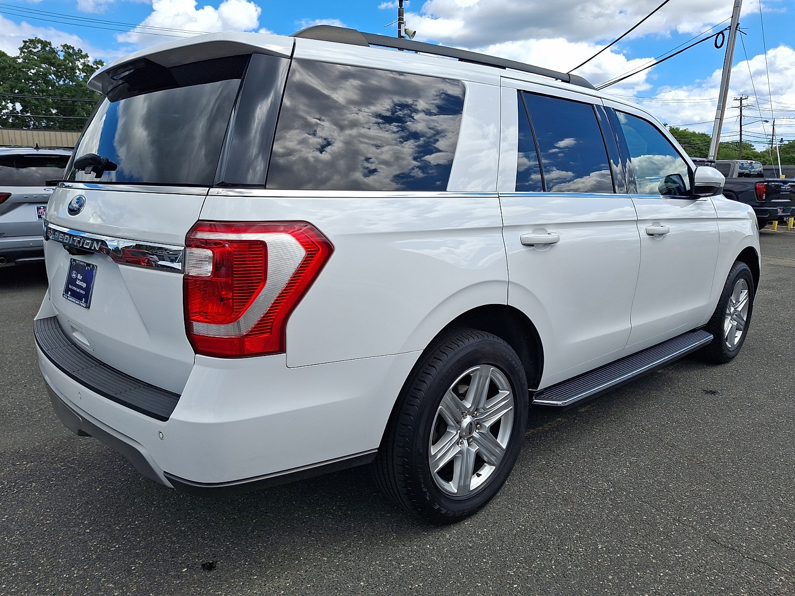 Certified 2020 Ford Expedition XLT w/ Equipment Group 202A AWD/4WD image 11