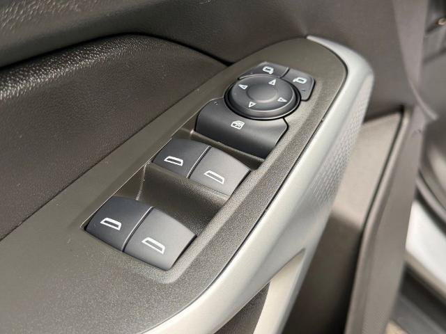 Used 2025 Chevrolet Trax RS FWD image 13
