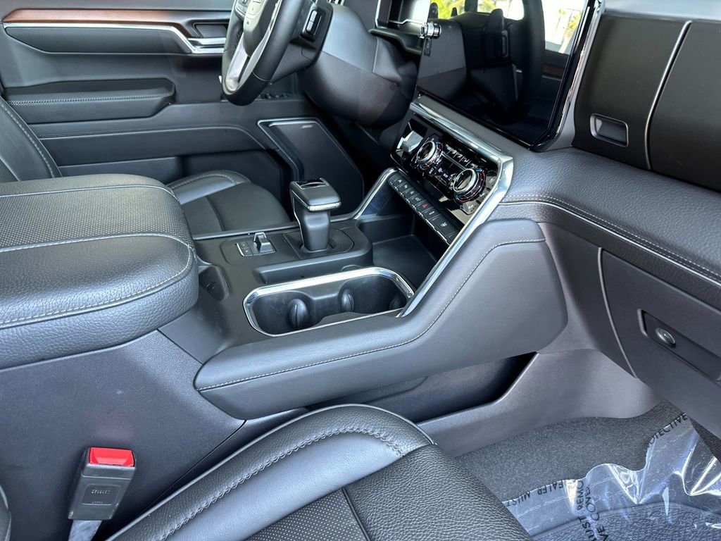 Used 2024 GMC Sierra 1500 Denali w/ Technology Package RWD image 14