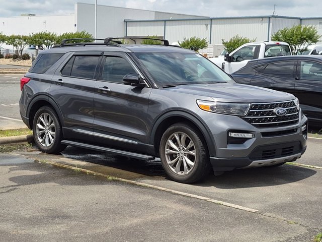 Certified 2023 Ford Explorer XLT w/ Equipment Group 202A RWD image 2