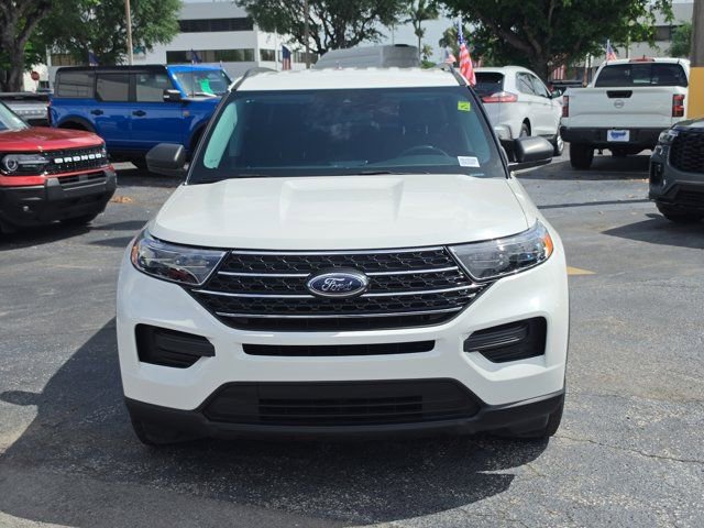 Certified 2024 Ford Explorer XLT image 2