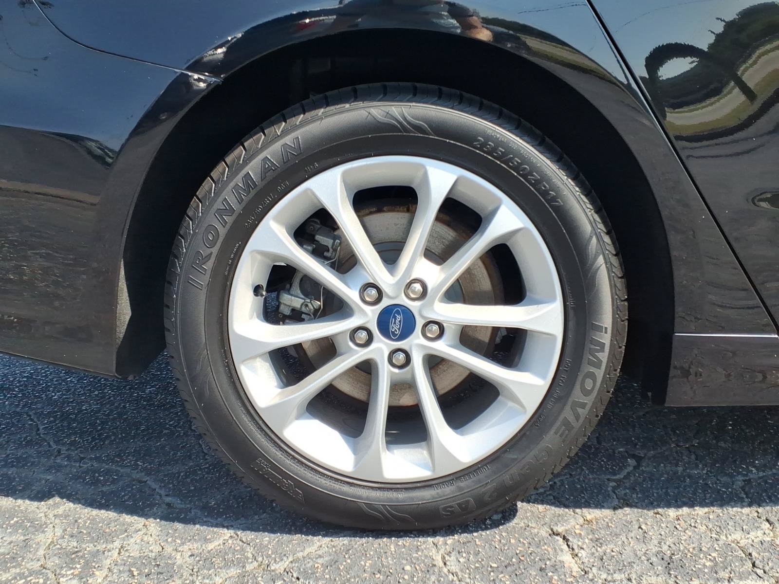Certified 2020 Ford Fusion SE FWD image 10