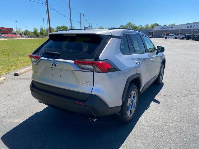 Used 2022 Toyota RAV4 XLE AWD/4WD image 7