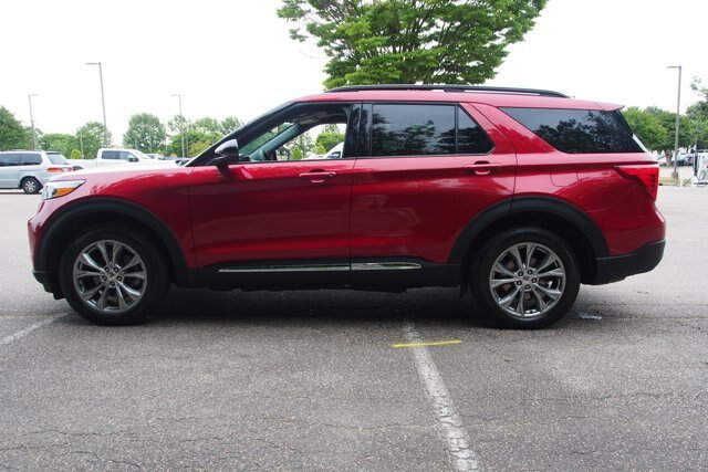 Certified 2024 Ford Explorer XLT w/ Equipment Group 202A AWD/4WD image 4