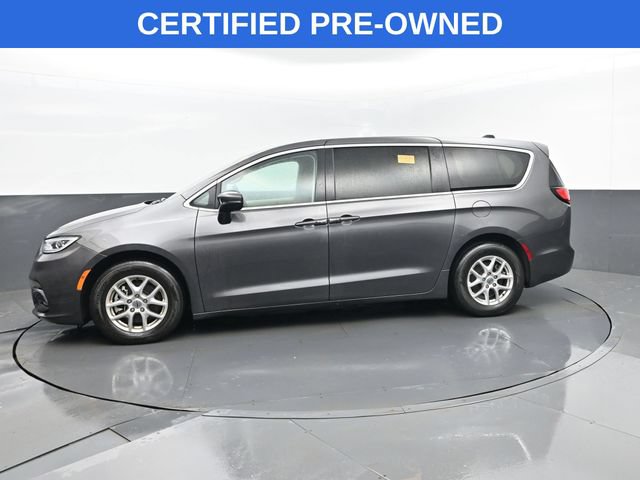 Used 2023 Chrysler Pacifica Touring-L FWD image 5