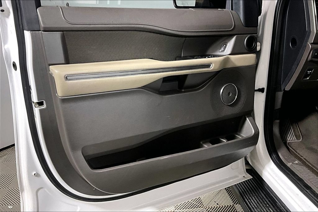 Certified 2021 Ford Expedition XLT RWD image 18