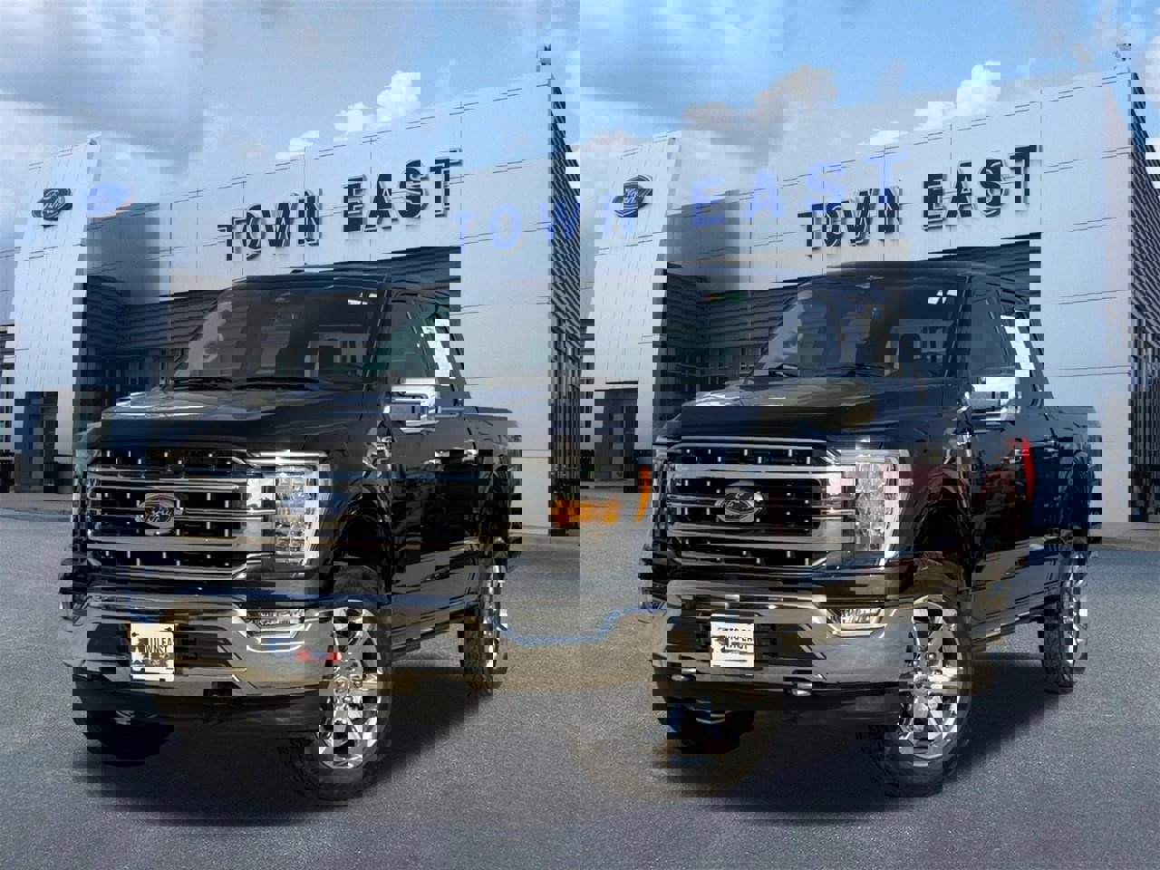 Certified 2023 Ford F150 Lariat w/ Trailer Tow Package image 1