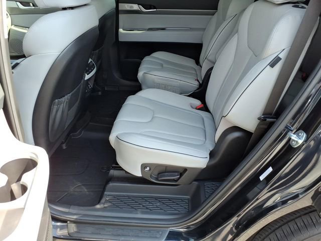 Used 2024 Hyundai Palisade SEL w/ Premium Package image 18