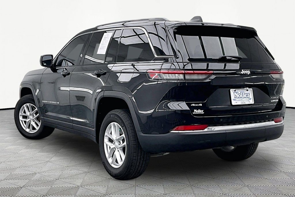 Used 2025 Jeep Grand Cherokee Laredo X AWD/4WD image 13