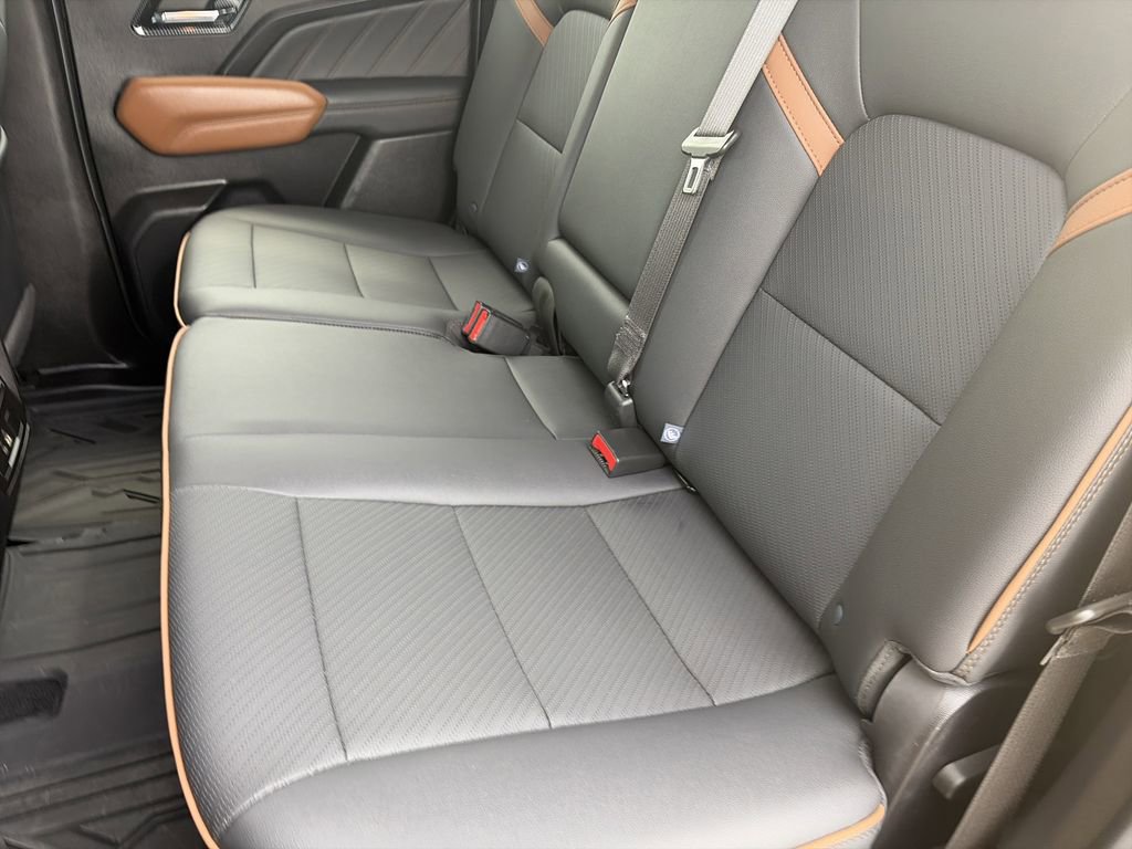 Used 2024 GMC Canyon AT4 w/ AT4 Premium Package AWD/4WD image 31