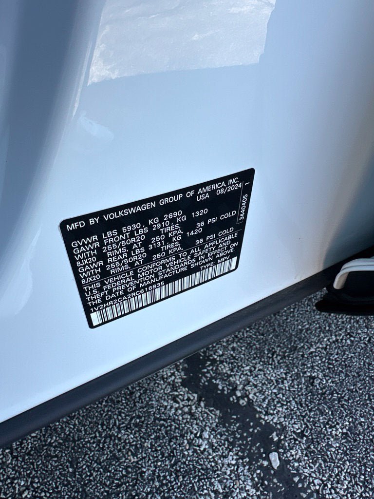 Used 2024 Volkswagen Atlas SE AWD/4WD image 15