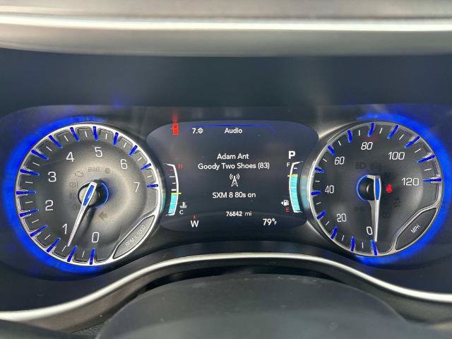 Used 2023 Chrysler Pacifica Touring-L FWD image 34