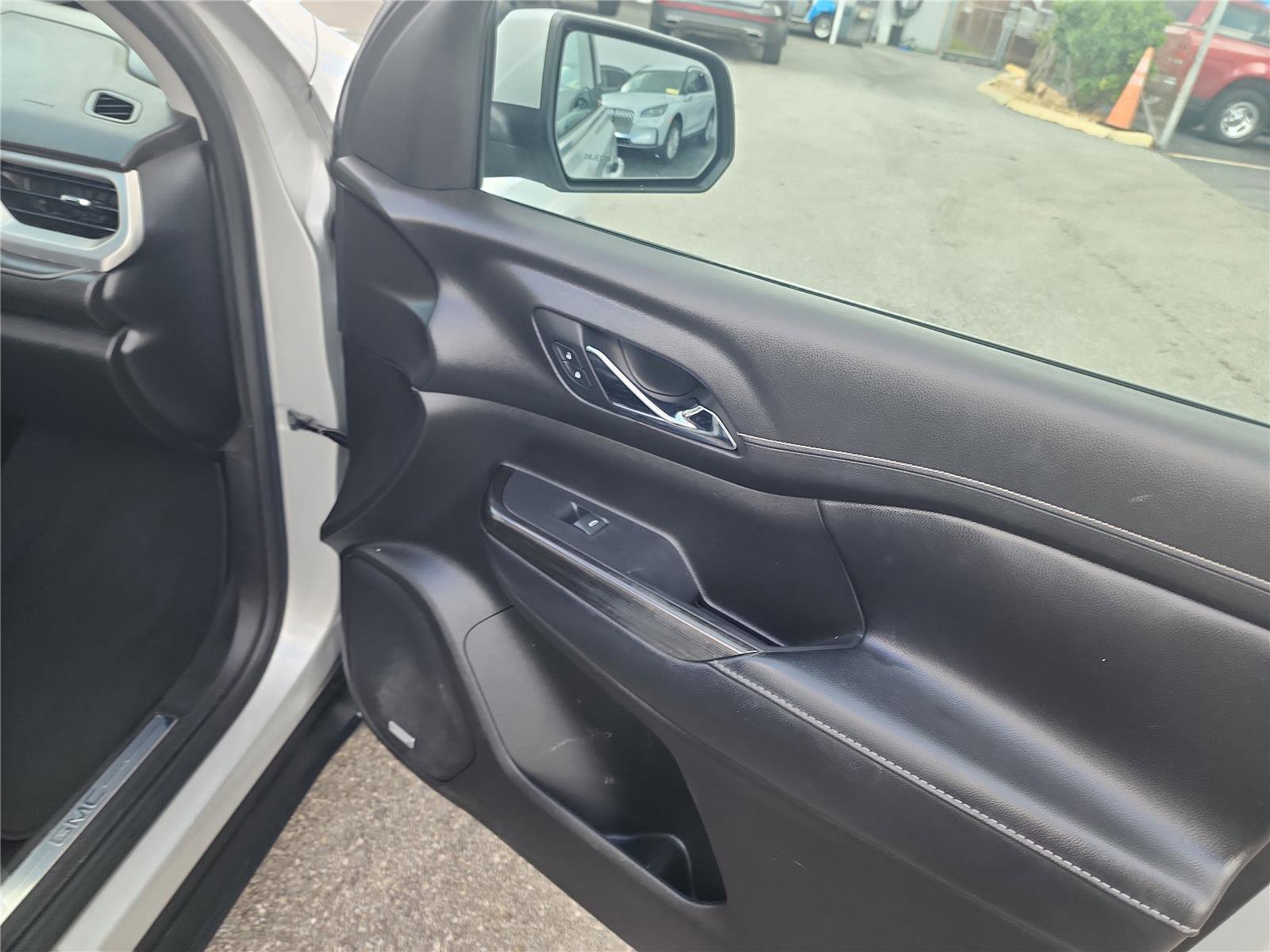 Used 2019 GMC Acadia SLT image 29