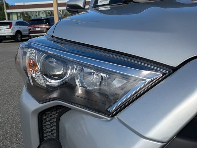 Used 2023 Toyota 4Runner TRD Off-Road Premium w/ Moonroof Package AWD/4WD image 10