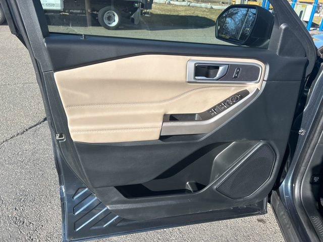 Certified 2022 Ford Explorer XLT w/ Equipment Group 202A image 11