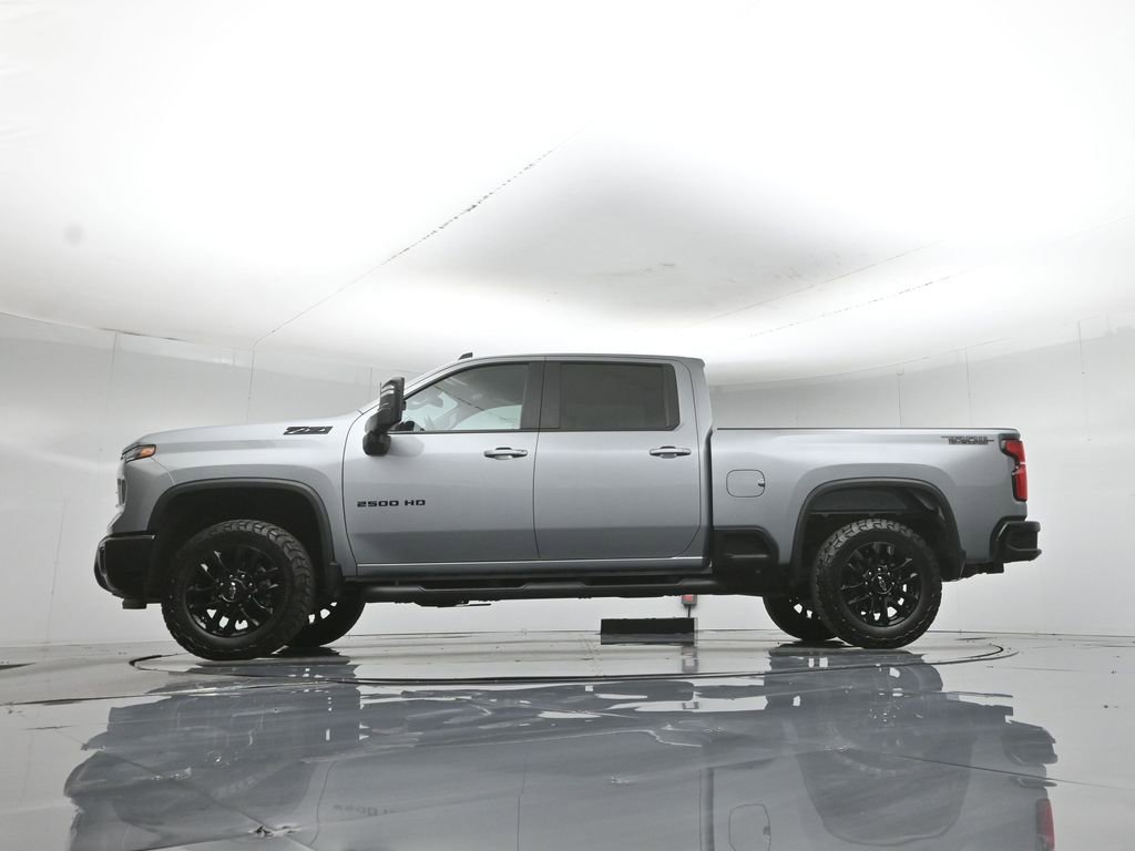 Used 2025 Chevrolet Silverado 2500 LT w/ Trail Boss Package AWD/4WD image 8