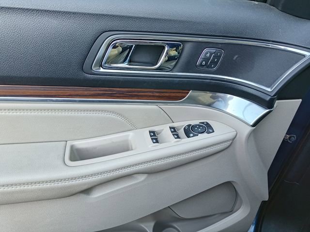 Certified 2019 Ford Explorer Limited w/ Ford Safe & Smart Package AWD/4WD image 6