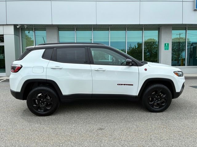Used 2023 Jeep Compass Trailhawk AWD/4WD image 2