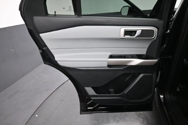 Certified 2024 Ford Explorer XLT w/ Equipment Group 202A AWD/4WD image 24