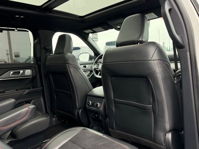 Certified 2025 Ford Explorer ST AWD/4WD image 24