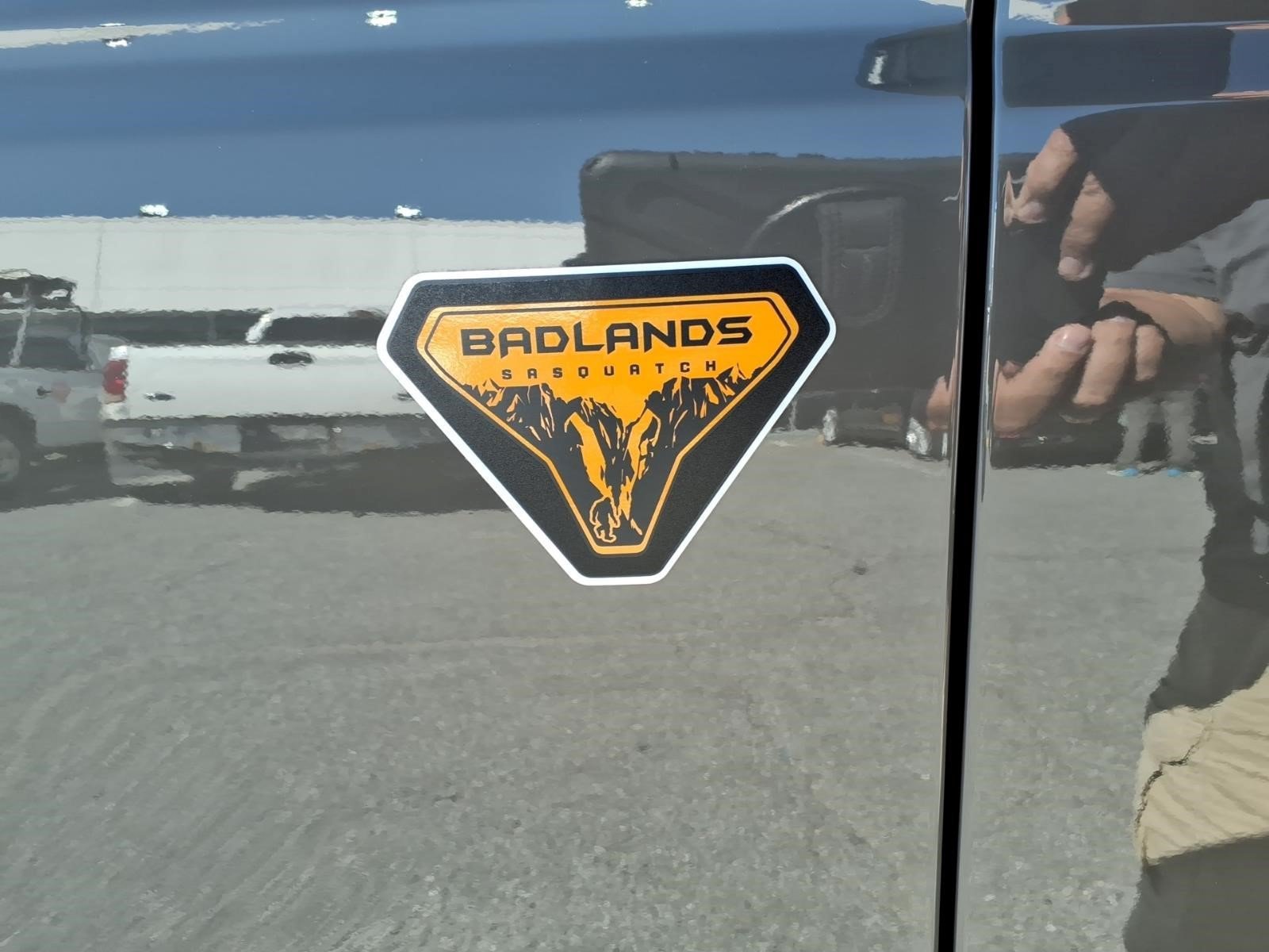 Certified 2025 Ford Bronco Badlands w/ Sasquatch Package AWD/4WD image 8