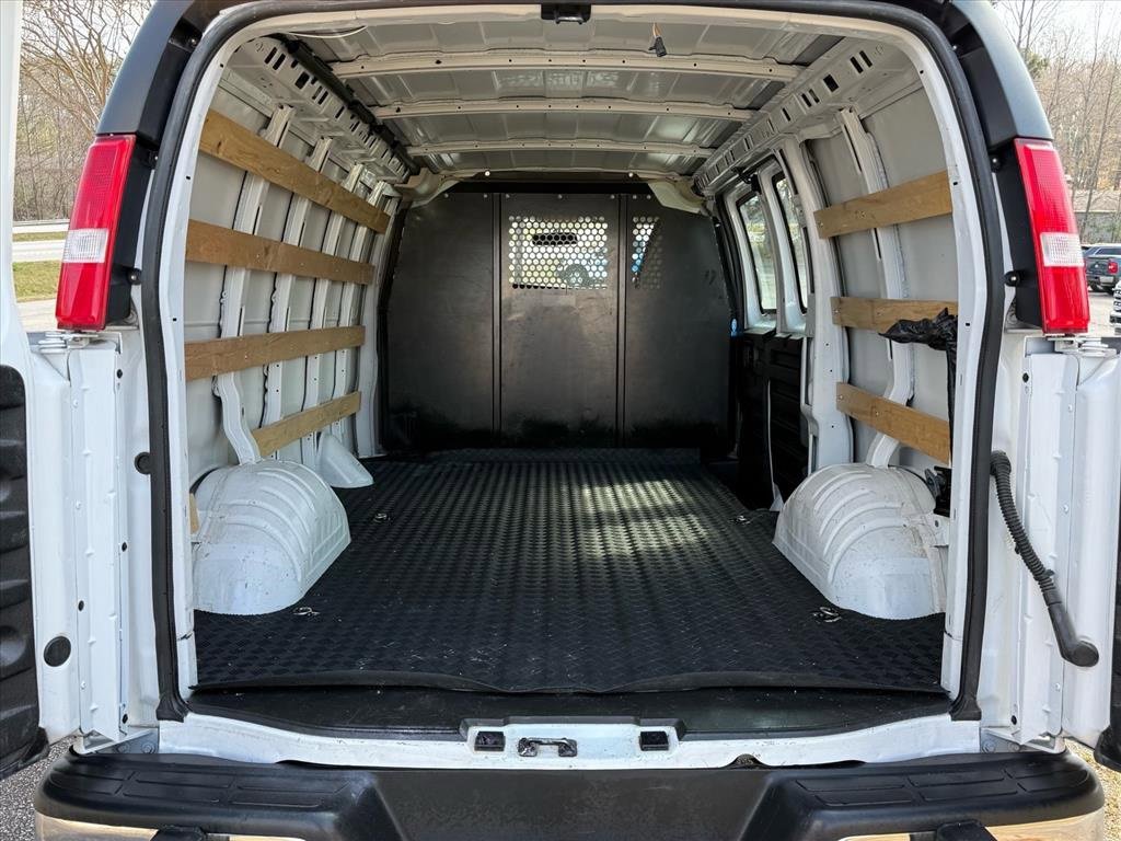 Used 2024 Chevrolet Express 2500 Work Van w/ Driver Convenience Package image 12