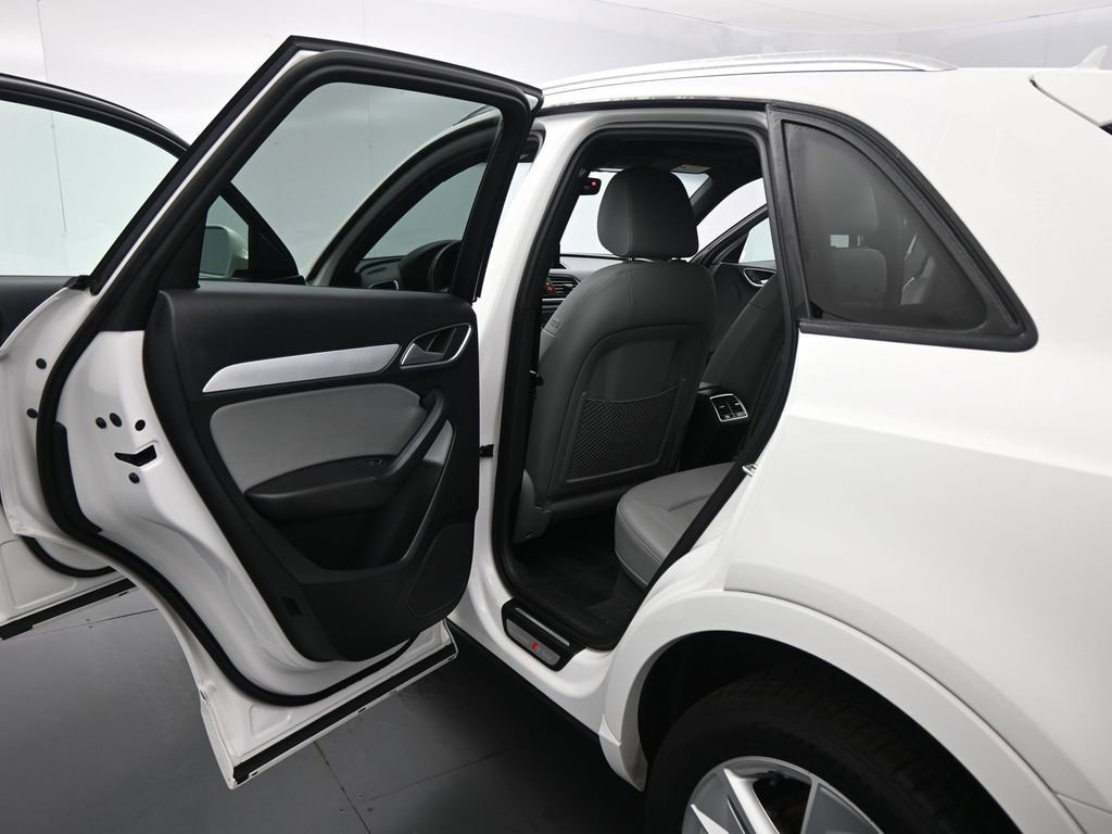 Used 2018 Audi Q3 2.0T Premium w/ Convenience Package image 17