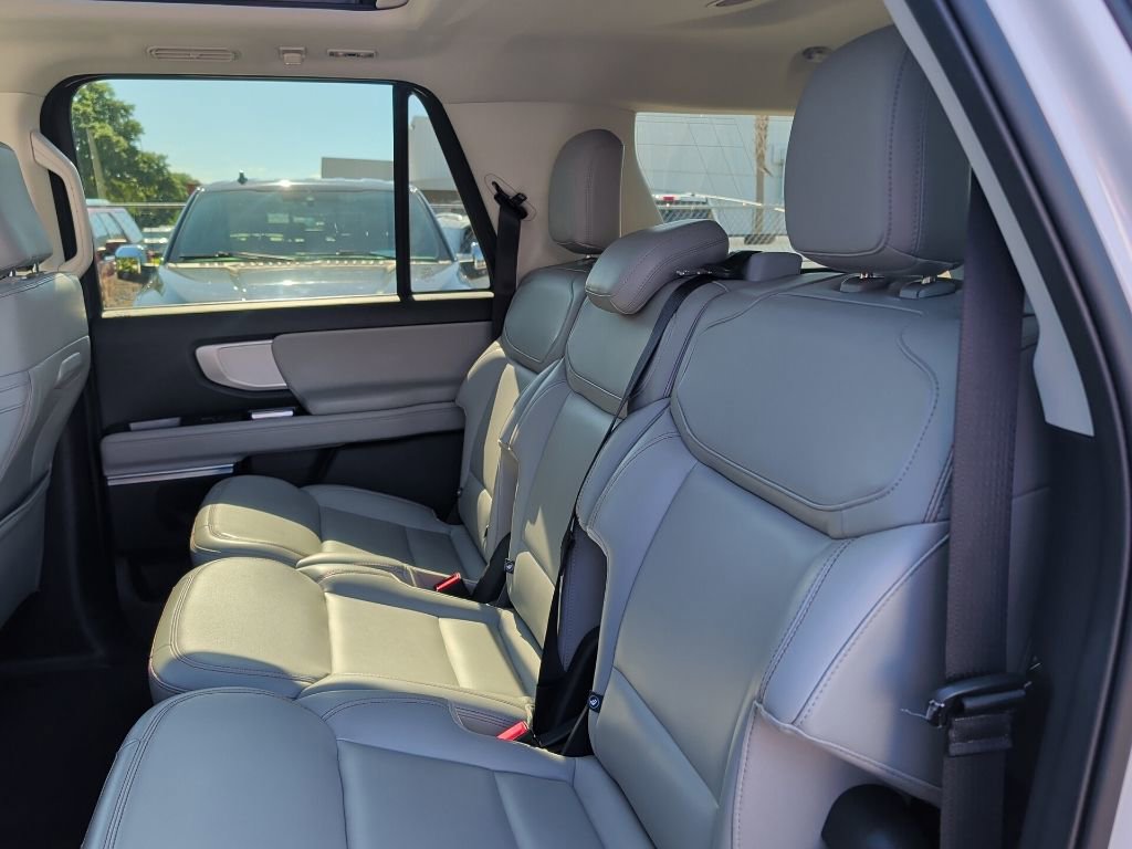 Certified 2025 Ford Expedition Max Active RWD image 7