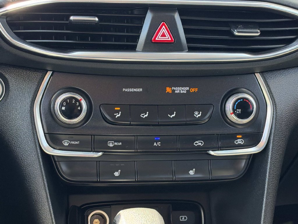 Used 2019 Hyundai Santa Fe SEL FWD image 16