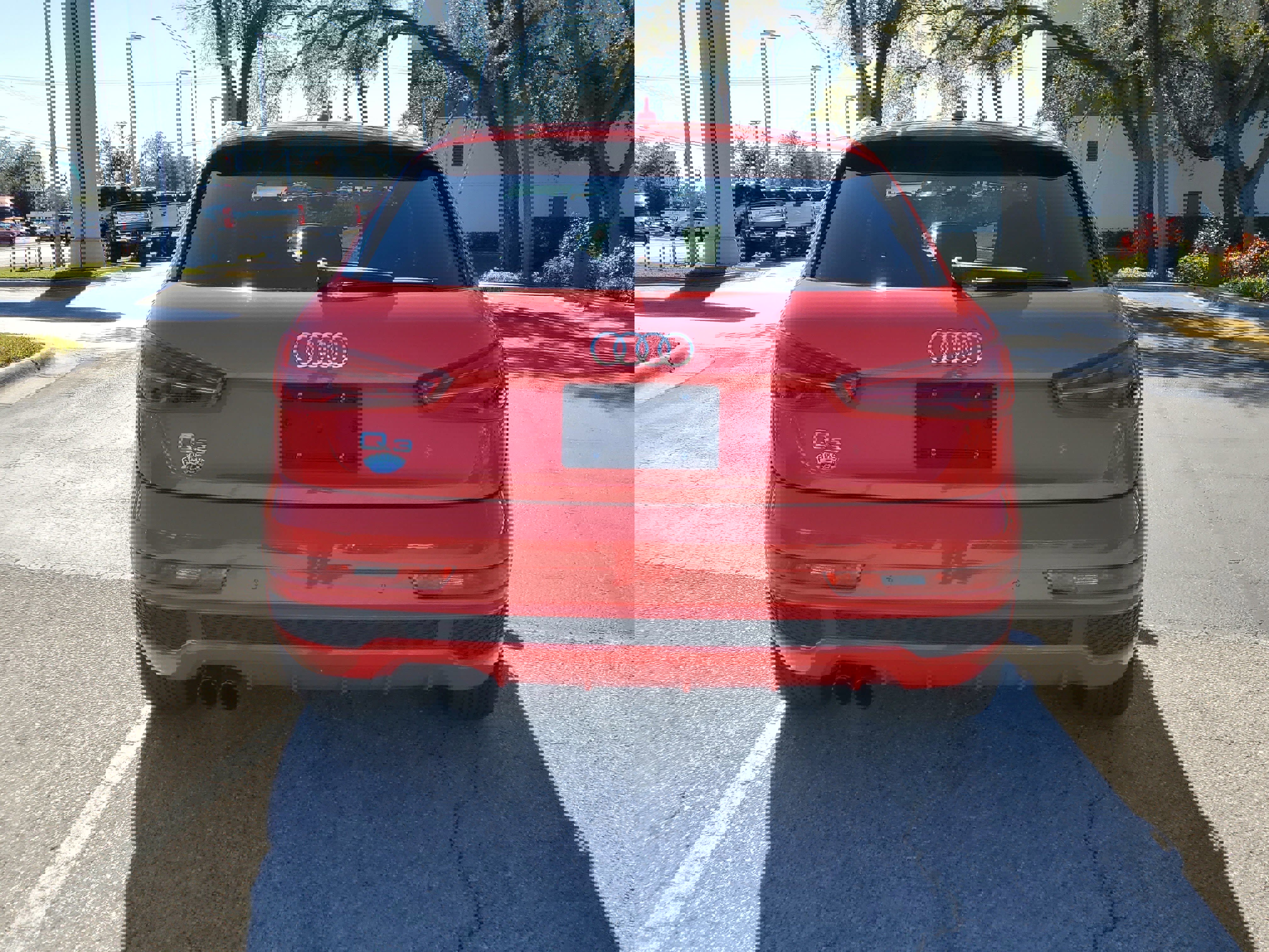 Used 2018 Audi Q3 2.0T Premium Plus w/ Premium Plus Package image 2