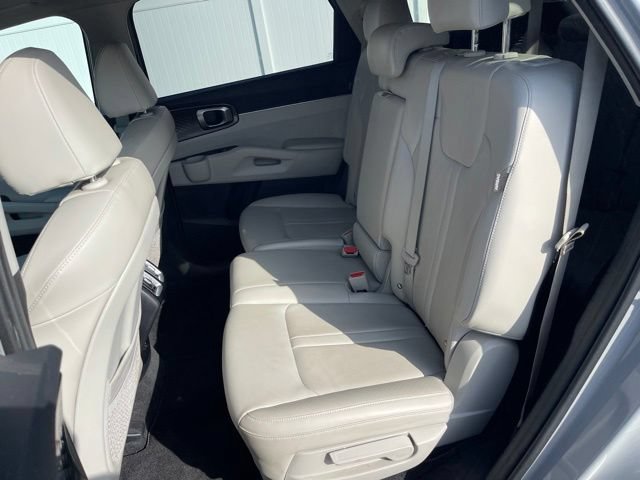 Used 2025 Kia Sorento S w/ Panoramic Sunroof Package FWD image 18