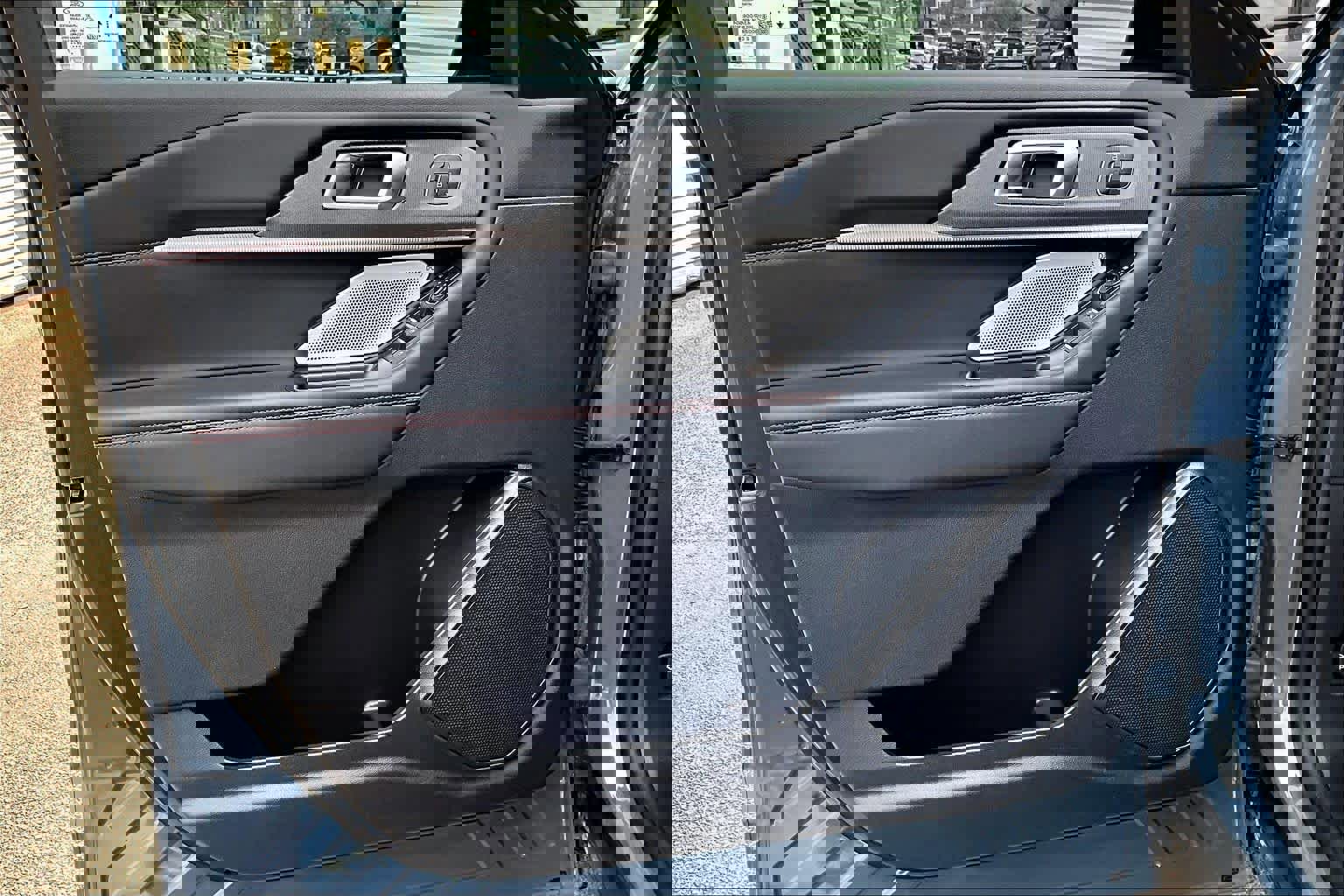 Certified 2025 Ford Explorer ST image 25