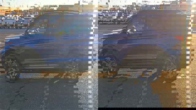 Certified 2022 Ford Explorer XLT w/ Equipment Group 202A image 6