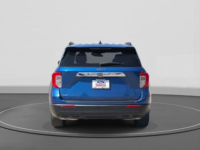 Certified 2022 Ford Explorer XLT image 3