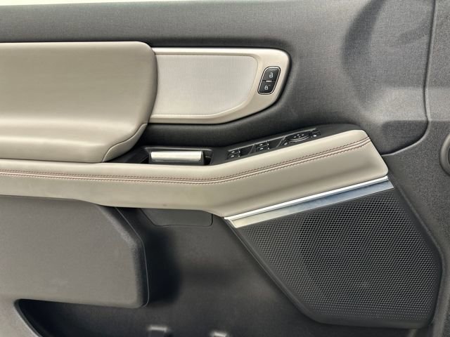 Certified 2025 Ford Expedition Active image 39