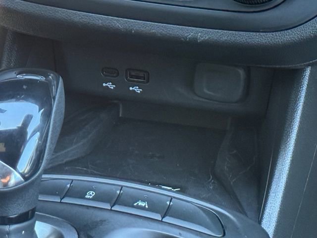 Used 2025 Buick Envista Preferred w/ Convenience I Package image 12