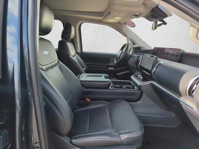 Certified 2025 Ford Expedition Max Platinum image 23