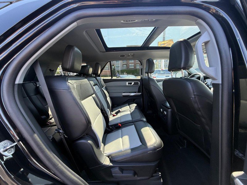 Certified 2023 Ford Explorer XLT w/ Equipment Group 202A AWD/4WD image 16