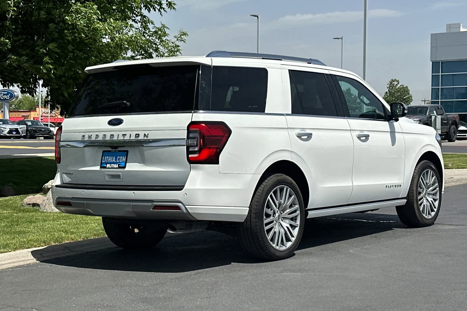 Certified 2023 Ford Expedition Platinum AWD/4WD image 2