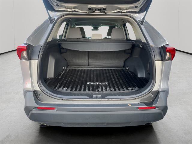 Used 2021 Toyota RAV4 XLE image 15