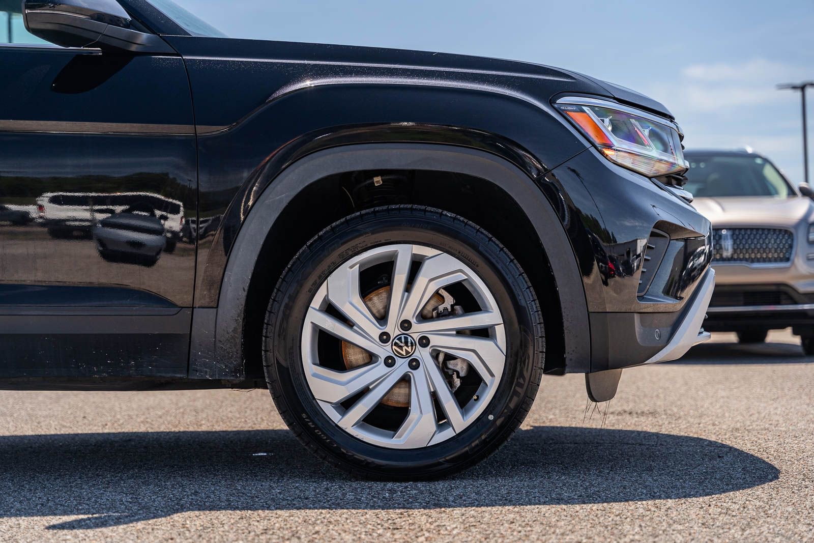 Used 2021 Volkswagen Atlas SE w/ Panoramic Sunroof Package FWD image 9