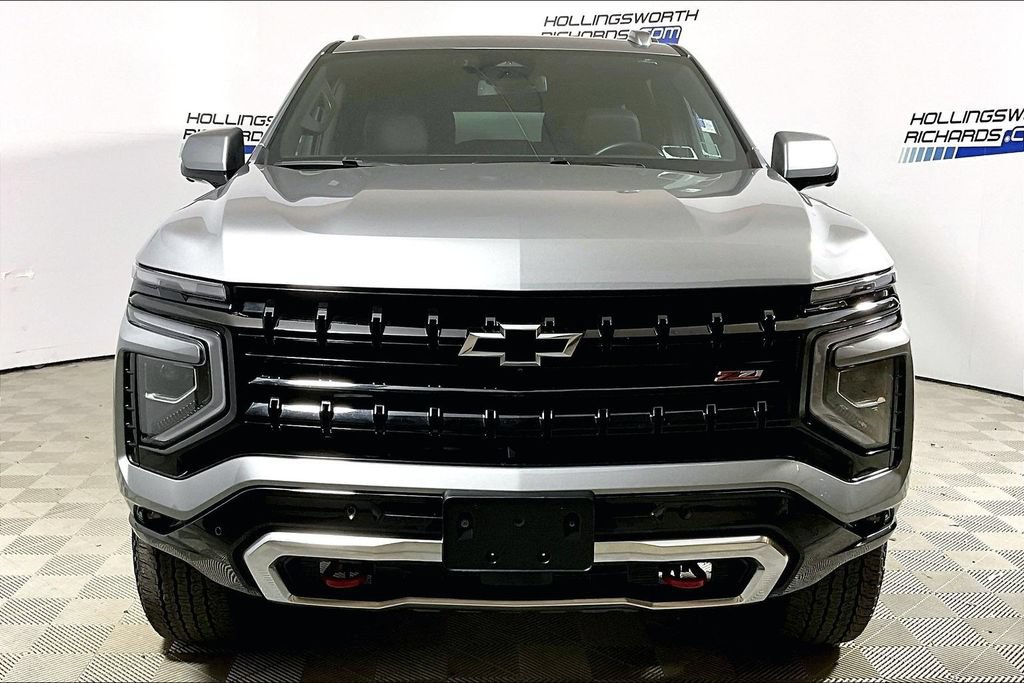 Used 2025 Chevrolet Suburban Z71 AWD/4WD image 2