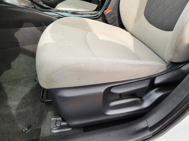 Used 2022 Toyota Corolla LE FWD image 16
