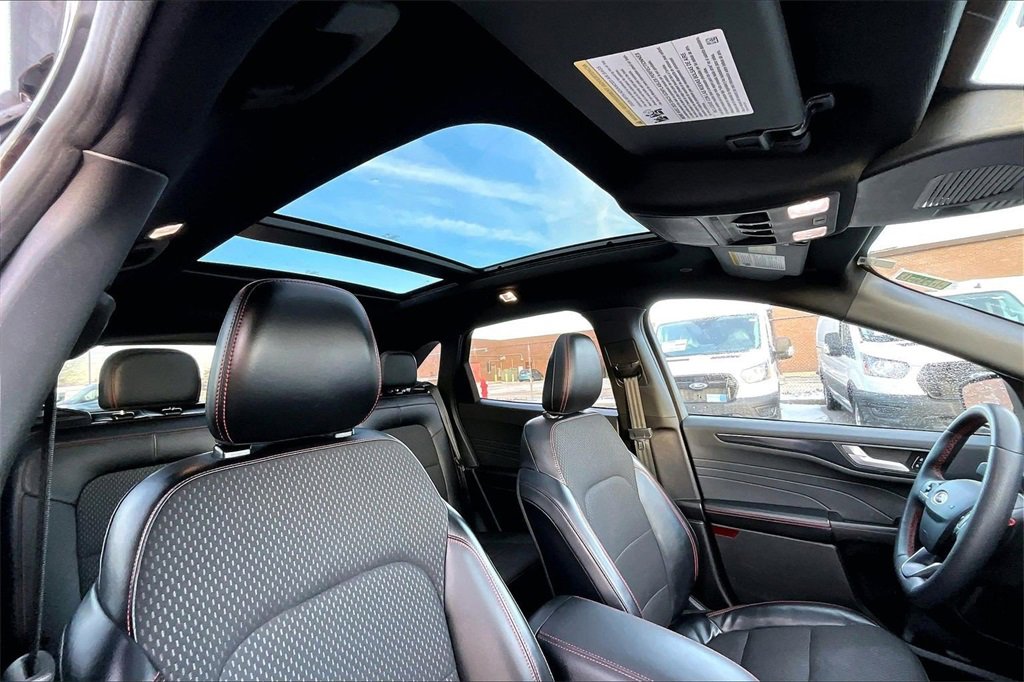 Certified 2023 Ford Escape ST-Line w/ Tech Pack #1 image 21