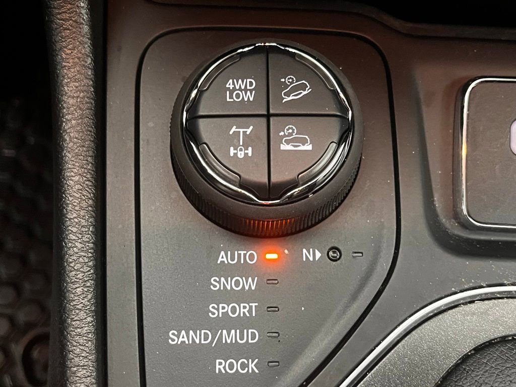 Used 2022 Jeep Cherokee Trailhawk w/ Premium Leather Package image 14