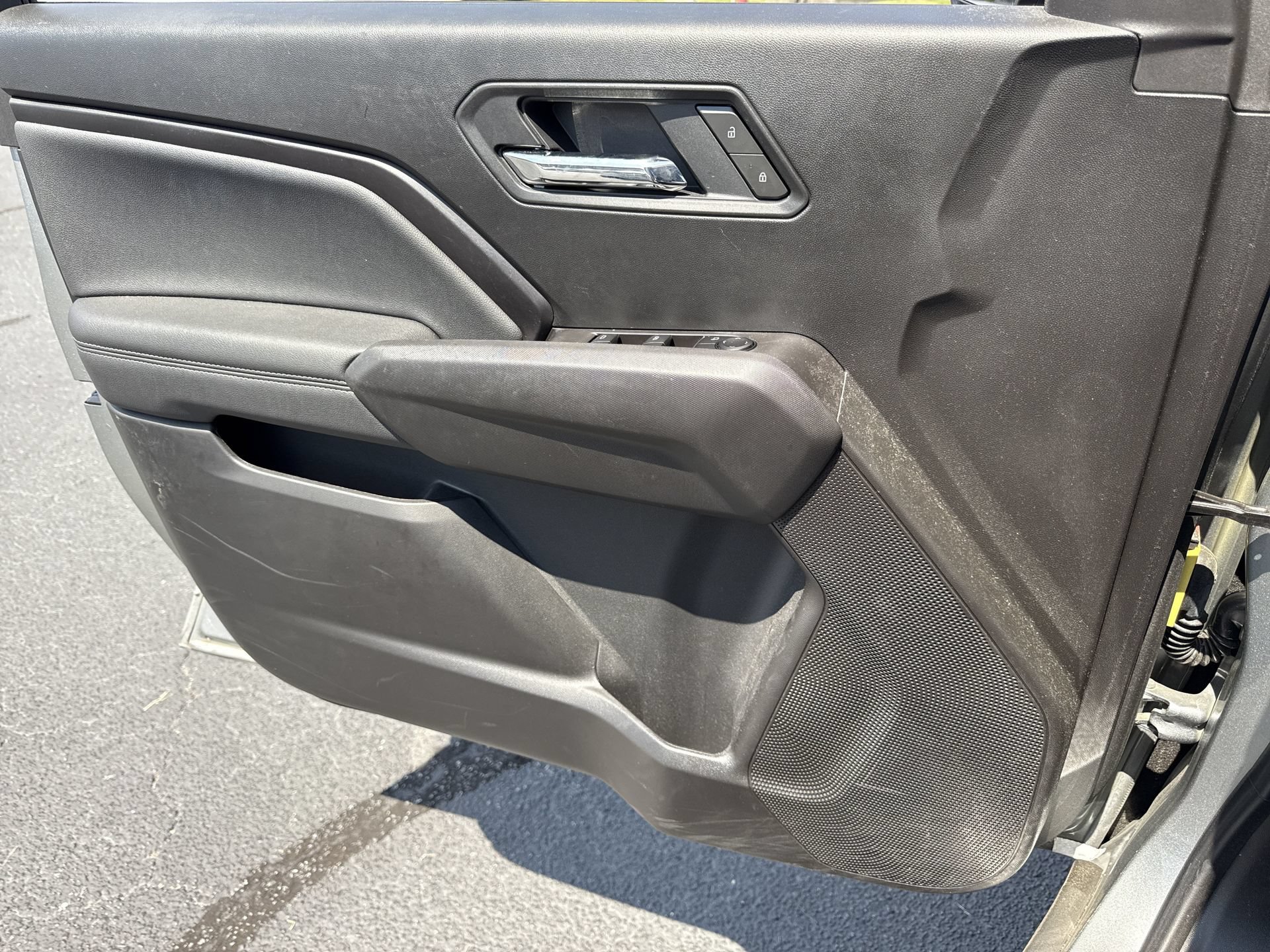 Used 2025 Chevrolet Colorado LT RWD image 11