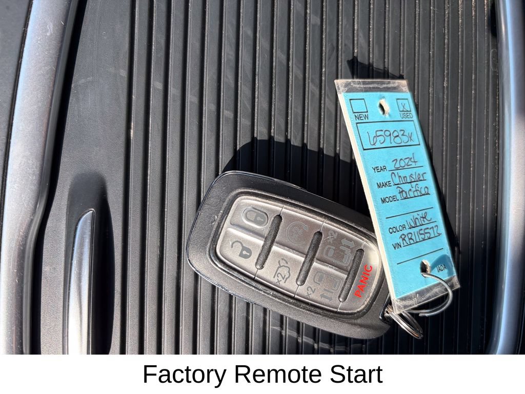 Used 2024 Chrysler Pacifica Touring-L FWD image 33