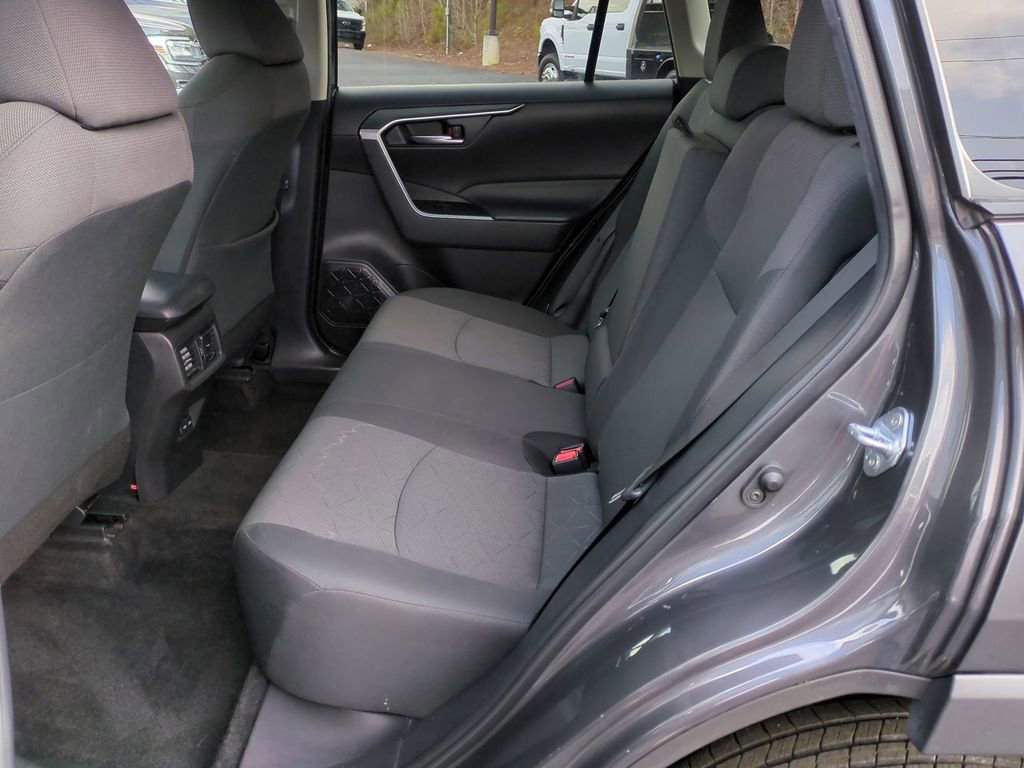 Used 2024 Toyota RAV4 XLE image 17