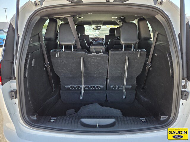 Used 2025 Chrysler Pacifica Select FWD image 15